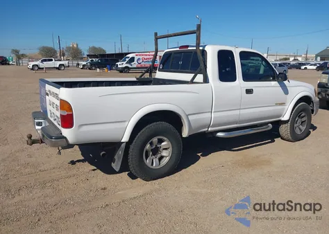 2000 Toyota Tacoma Prerunner z USA, uszkodzony, nr VIN 4TASM92NXYZ637099